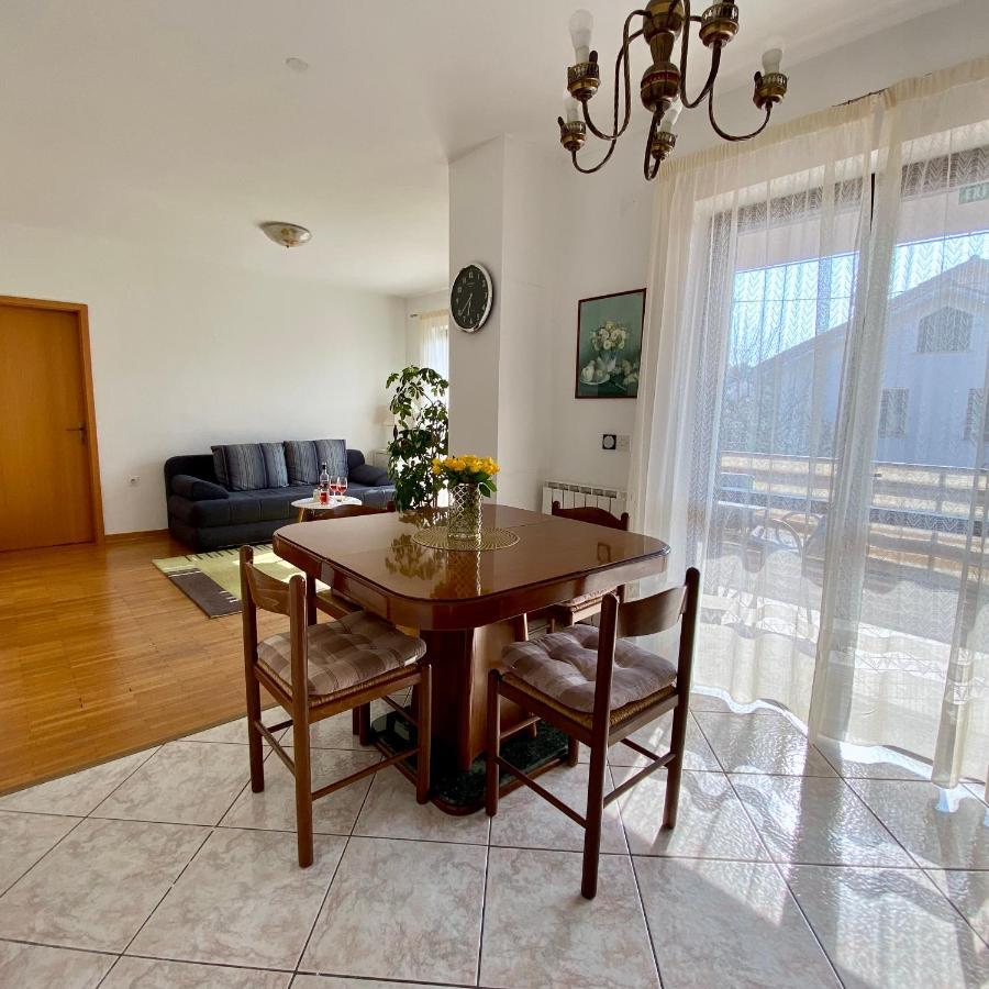 Apartmani Mia Zambratija  Esterno foto