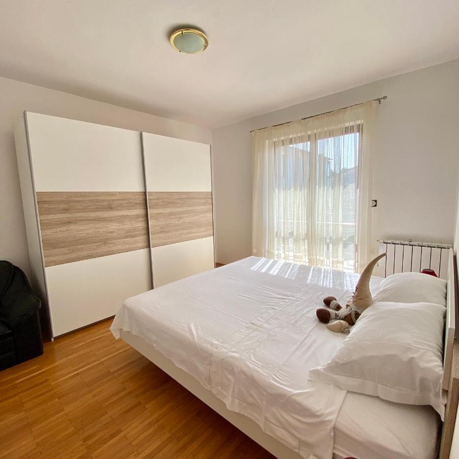 Apartmani Mia Zambratija  Esterno foto