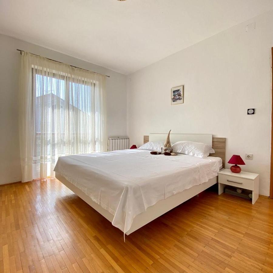 Apartmani Mia Zambratija  Esterno foto