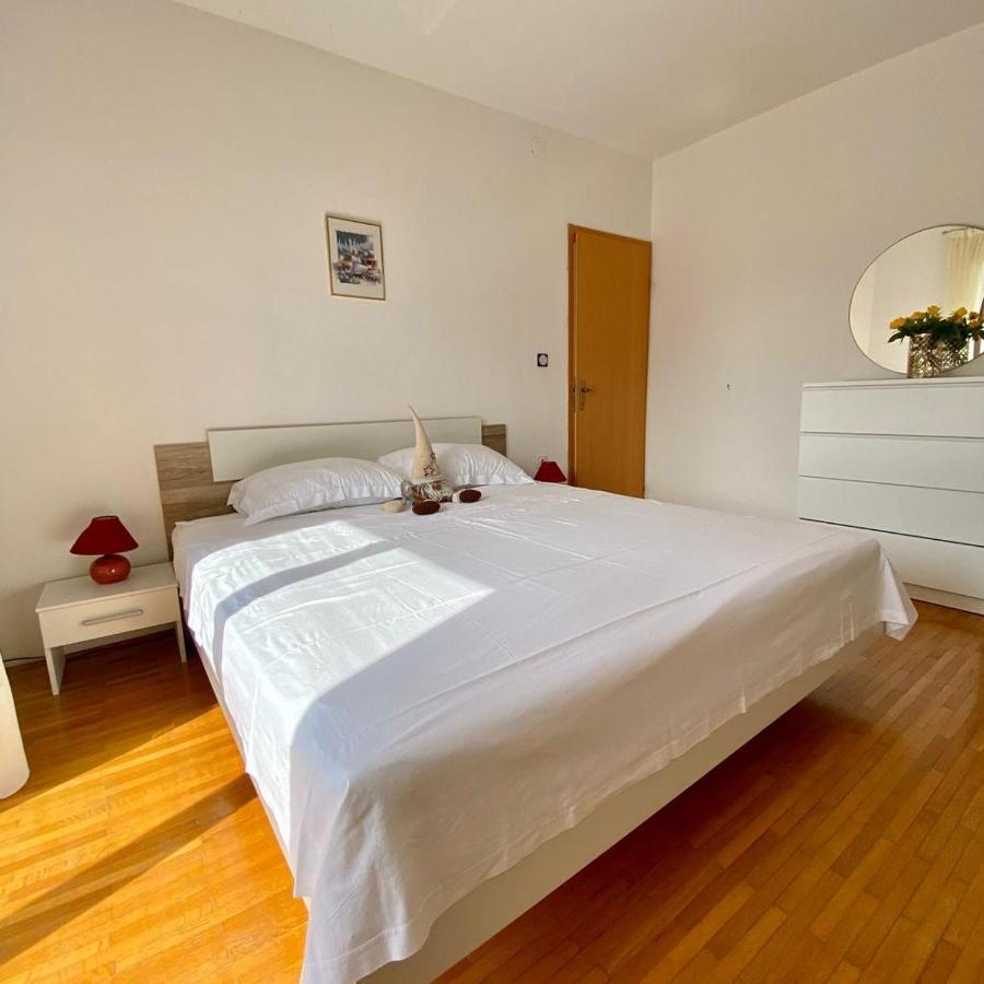 Apartmani Mia Zambratija  Esterno foto